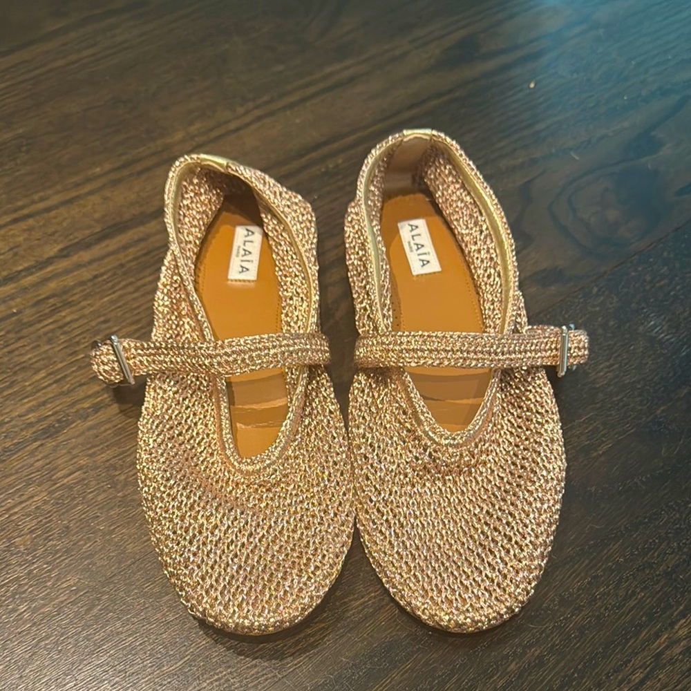 Alaia Gold Mesh Flats